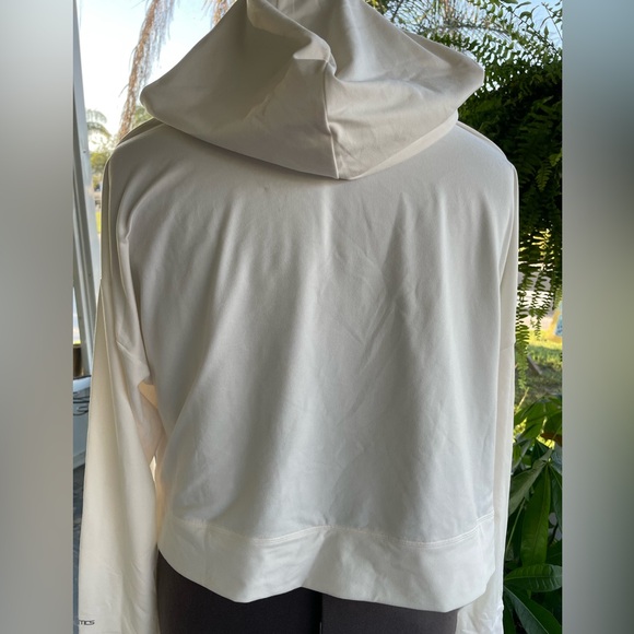 Fabletics Cloud Jersey Cropped Hoodie - Picture 4 of 11
